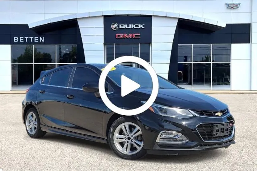 2017 Chevrolet Cruze LT photo 1