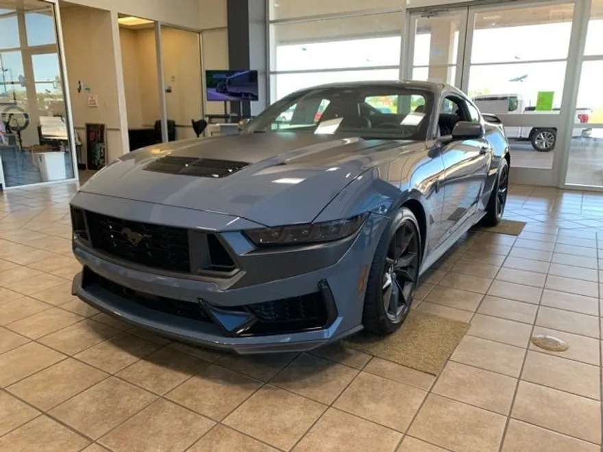 2025 Ford Mustang Dark Horse photo 1