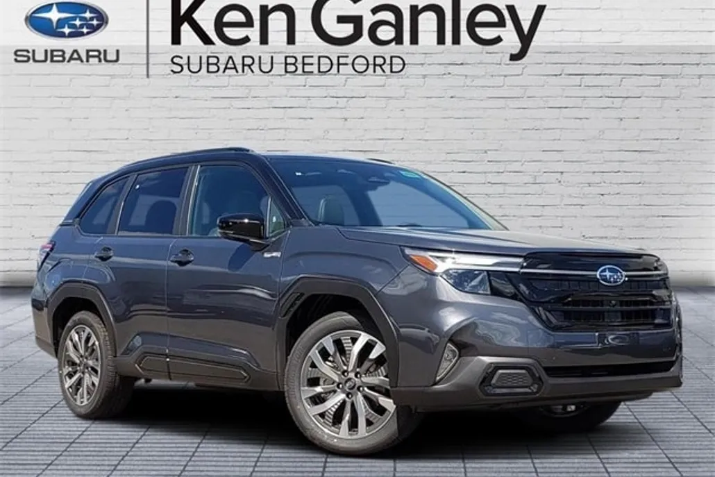 2025 Subaru Forester Touring photo 1