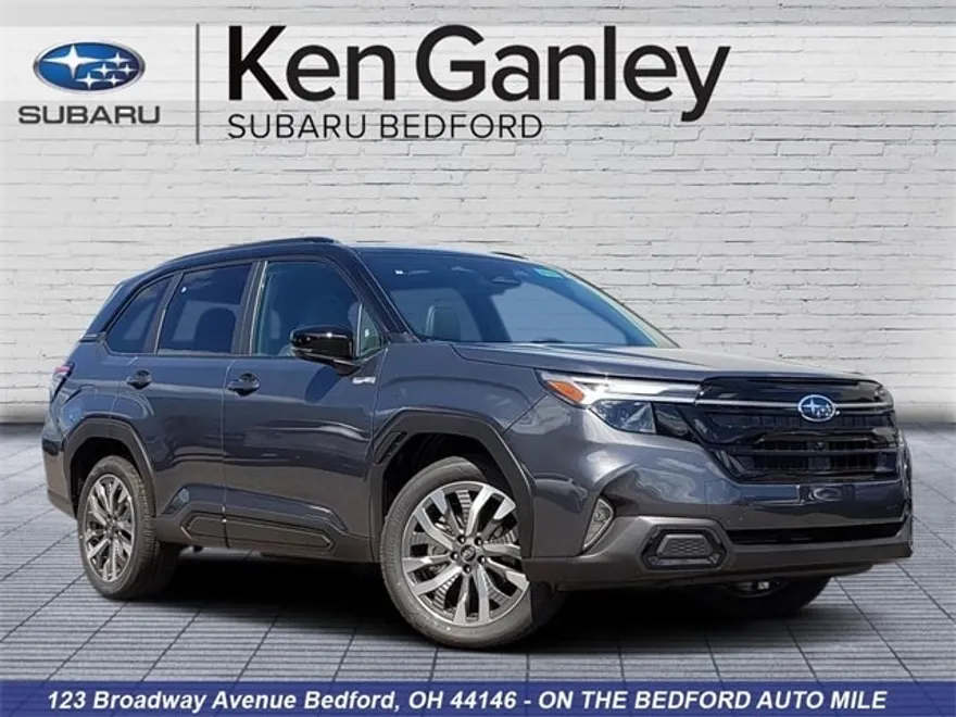 2025 Subaru Forester Touring photo 1