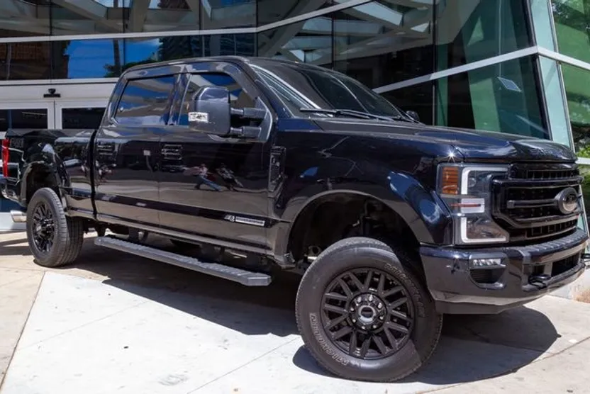2022 Ford F-250 Lariat FX4 photo 1