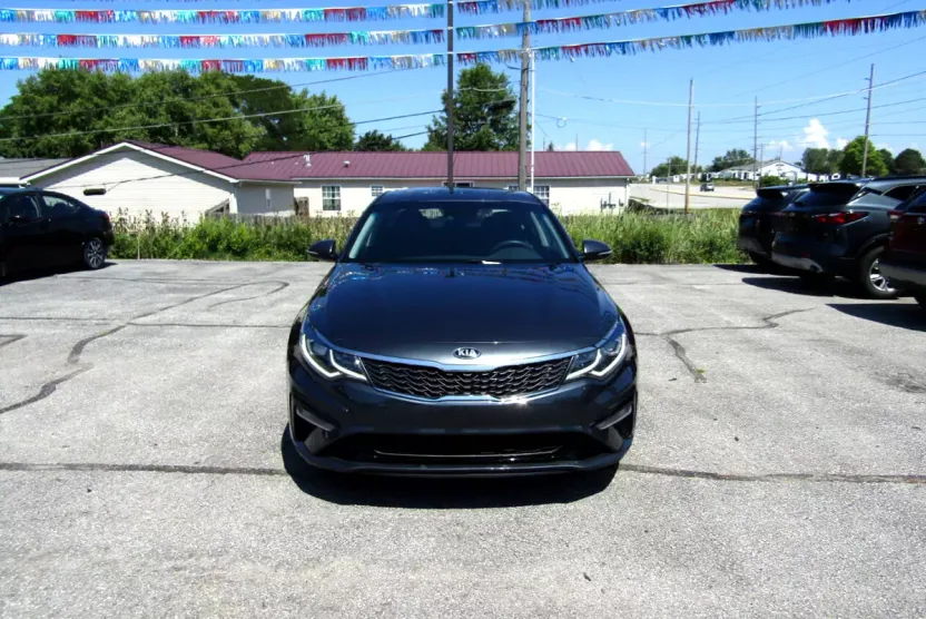 2020 Kia Optima LX photo 1
