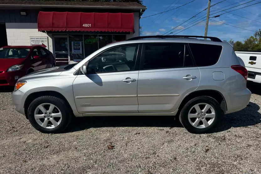 2008 Toyota RAV4 Limited photo 1