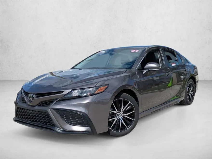 2024 Toyota Camry SE photo 1