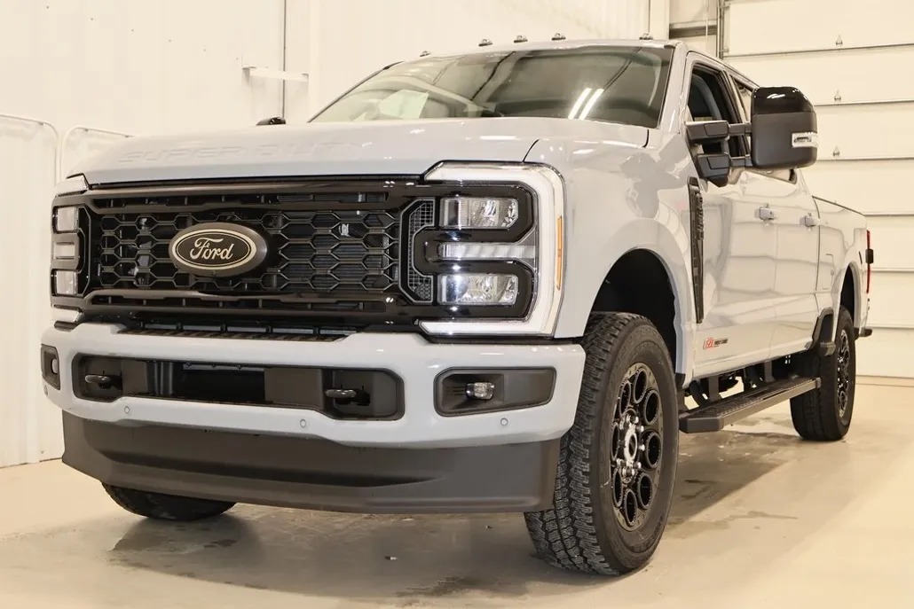 2025 Ford F-350 photo 1