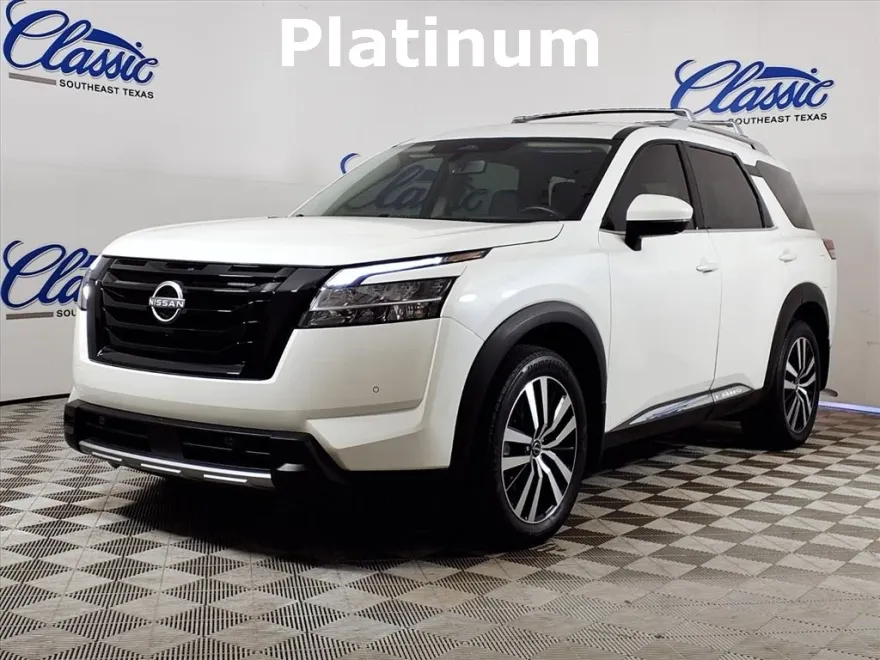 2023 Nissan Pathfinder Platinum photo 1