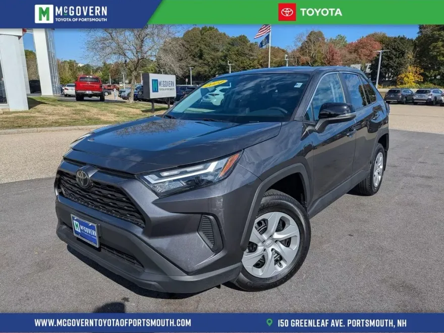 2024 Toyota RAV4 LE photo 1