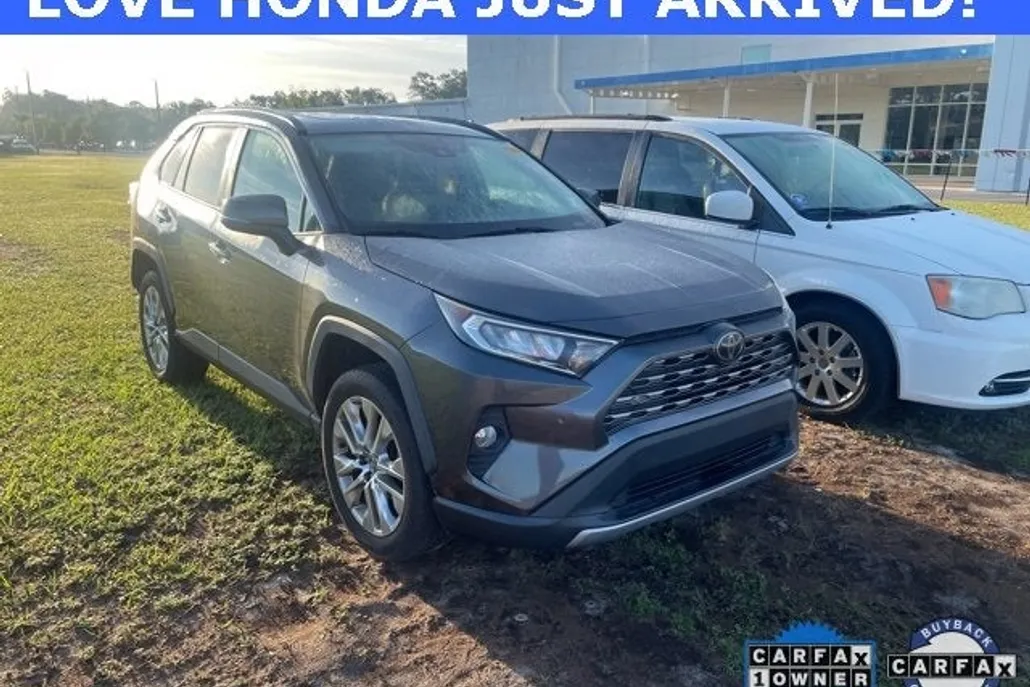 2020 Toyota RAV4 Limited photo 1
