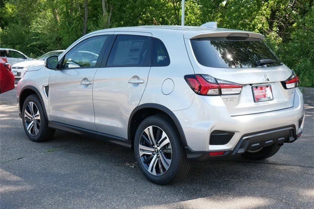 2025 Mitsubishi Outlander Sport SE photo 1