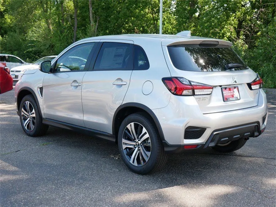 2025 Mitsubishi Outlander Sport SE photo 1