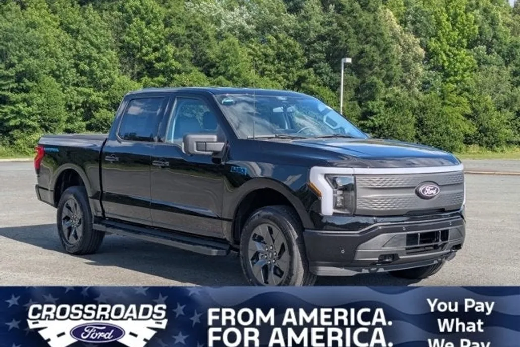 2025 Ford F-150 Lightning photo 1