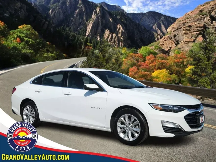 2023 Chevrolet Malibu 1LT photo 1