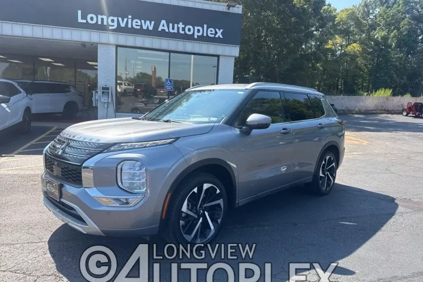 2022 Mitsubishi Outlander SEL photo 1