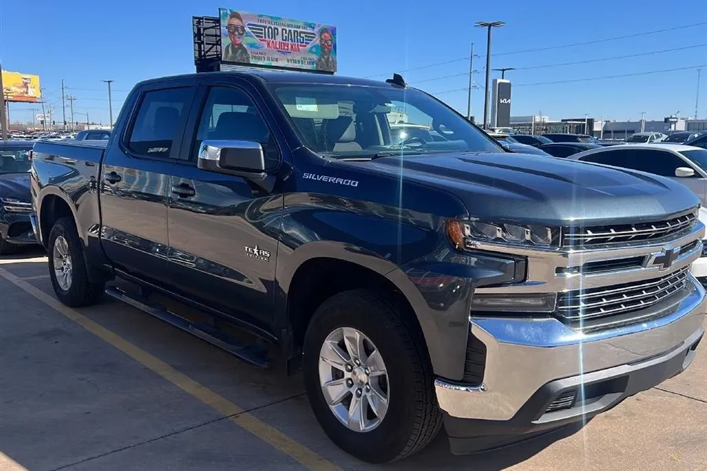 2020 Chevrolet Silverado 1500 LT photo 1
