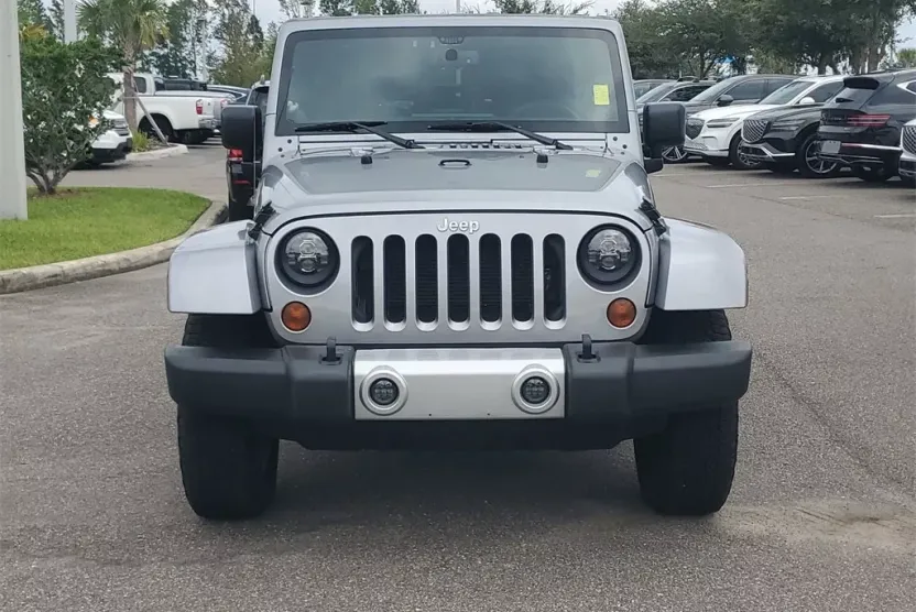 2013 Jeep Wrangler Unlimited Sahara photo 1