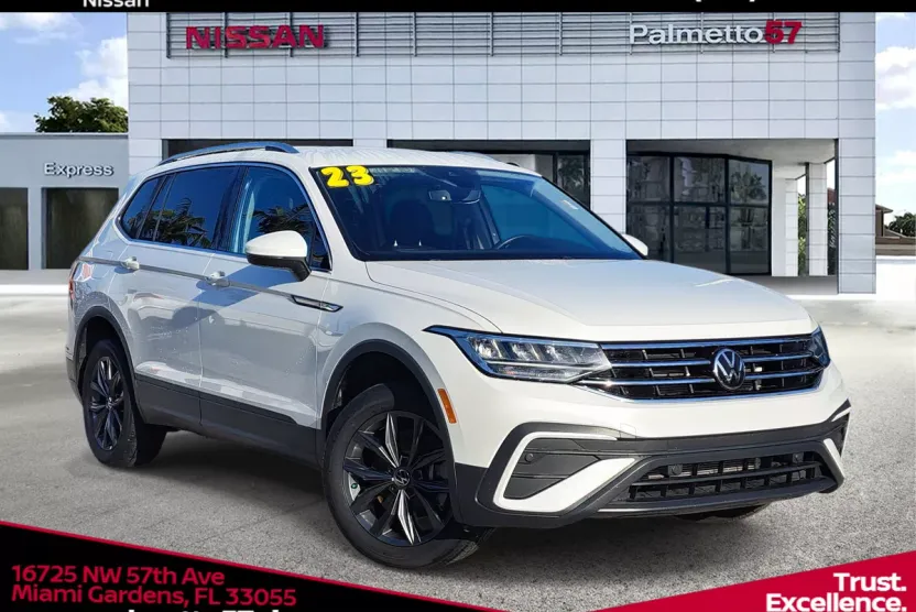 2023 Volkswagen Tiguan SE photo 1