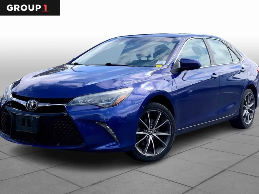 2015 Toyota Camry XSE V6 photo 1
