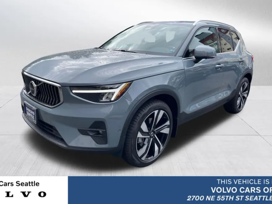 2023 Volvo XC40 Ultimate photo 1
