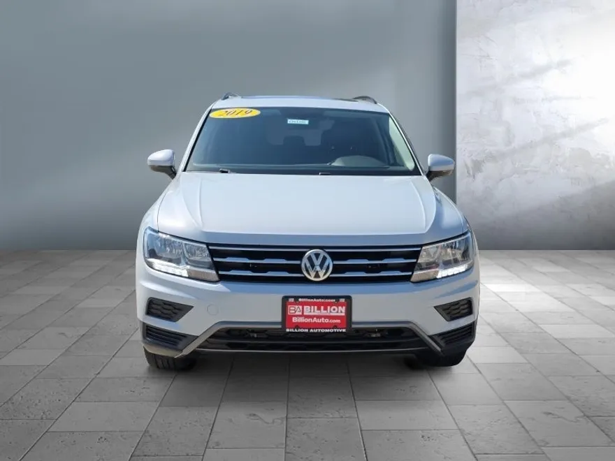 2019 Volkswagen Tiguan SE photo 1