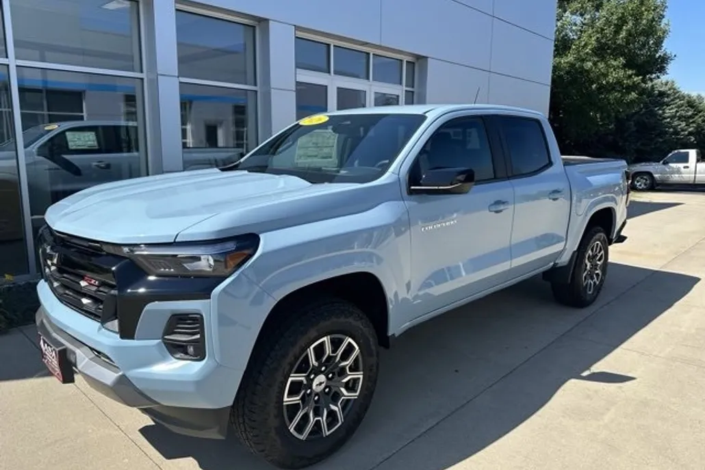 2026 Chevrolet Colorado Z71 photo 1