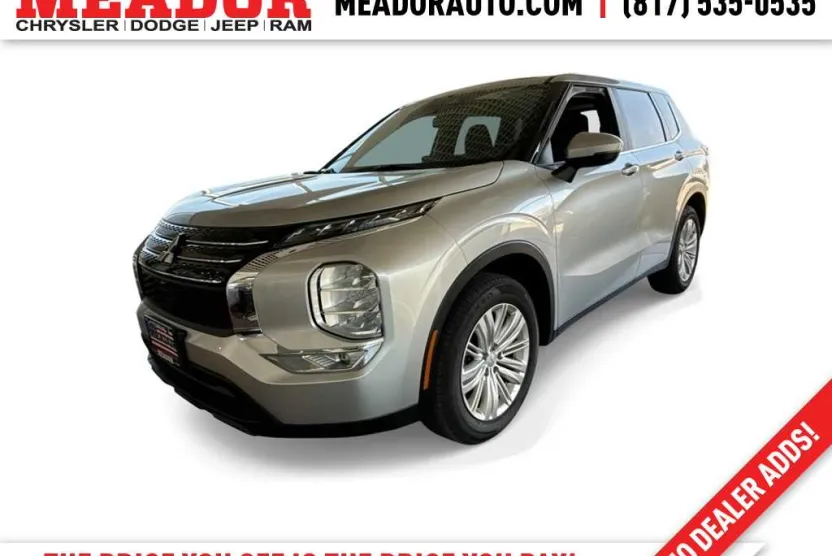 2024 Mitsubishi Outlander ES photo 1