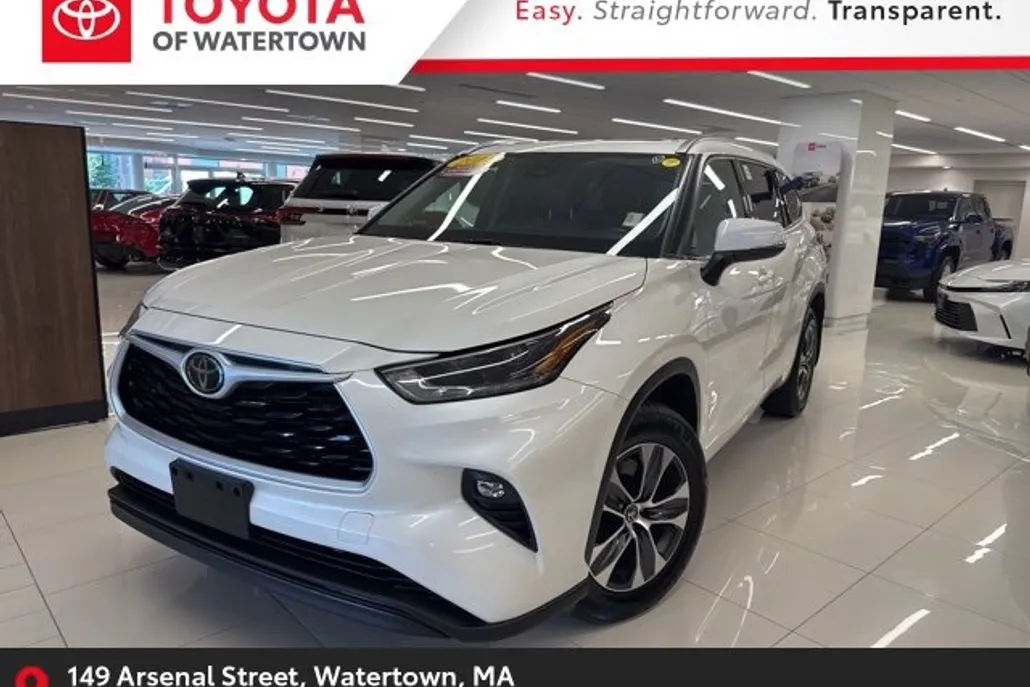 2021 Toyota Highlander XLE photo 1