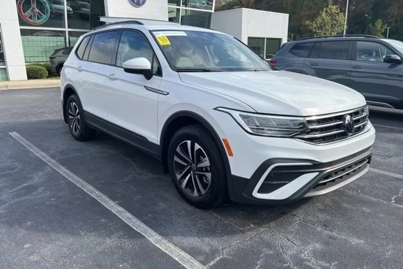 2024 Volkswagen Tiguan S photo 1