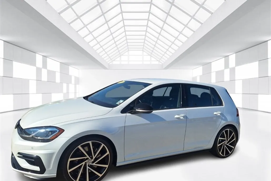 2019 Volkswagen Golf R 4Motion photo 1