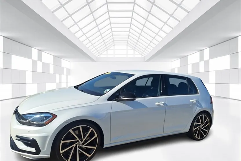 2019 Volkswagen Golf R 4Motion photo 1