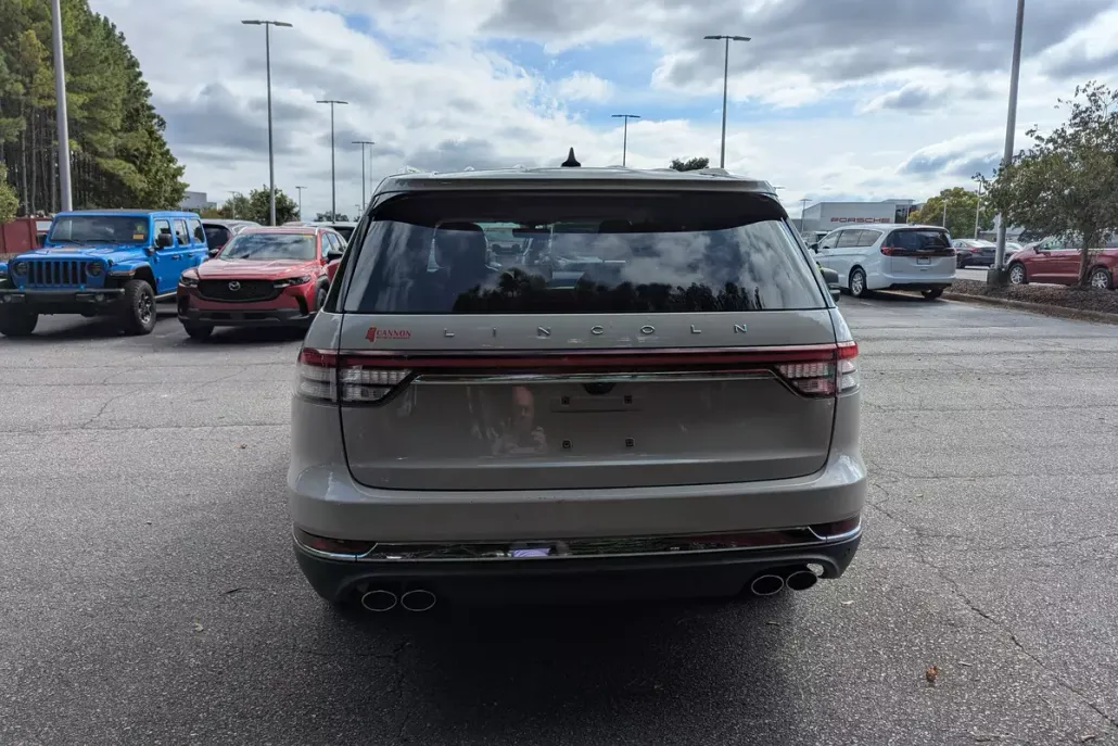 2022 Lincoln Aviator Reserve photo 1