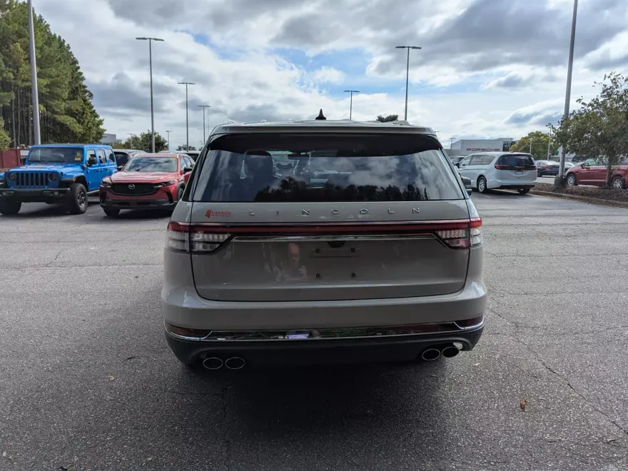 2022 Lincoln Aviator Reserve photo 1