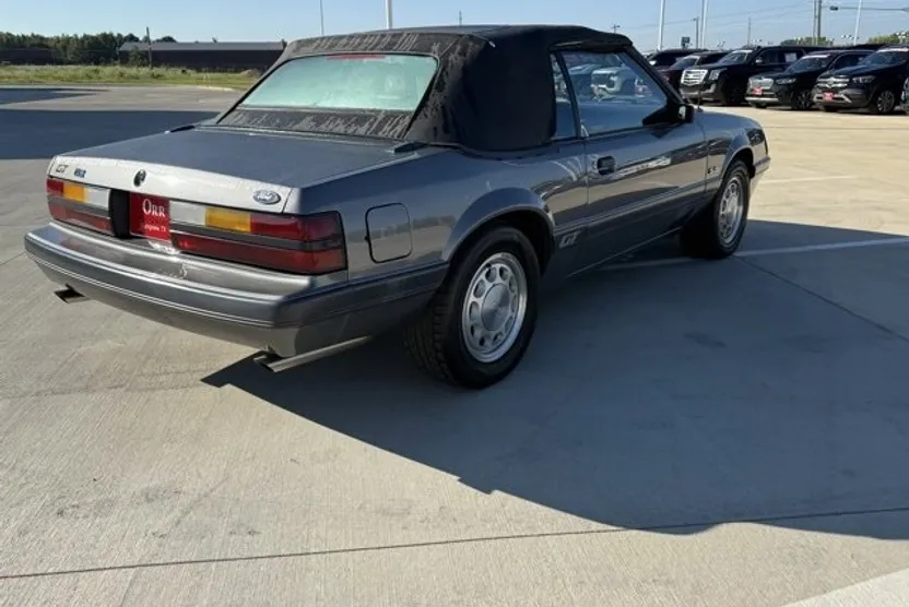 1985 Ford Mustang GT photo 1
