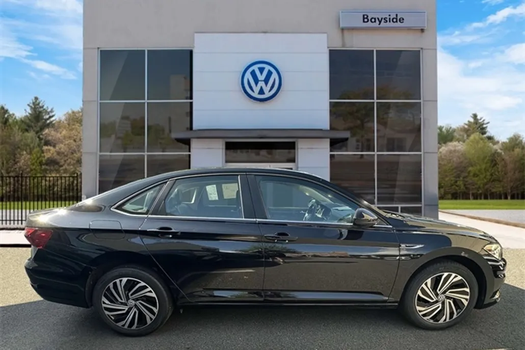 2021 Volkswagen Jetta SEL photo 1