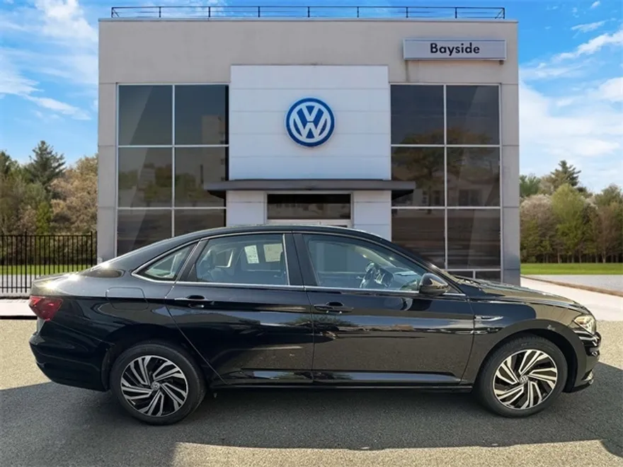 2021 Volkswagen Jetta SEL photo 1