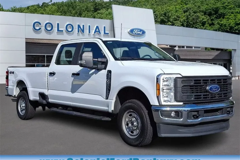 2023 Ford F-350 photo 1