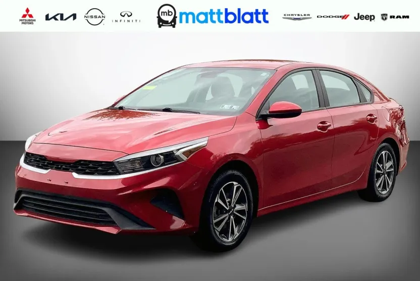 2023 Kia Forte LXS photo 1