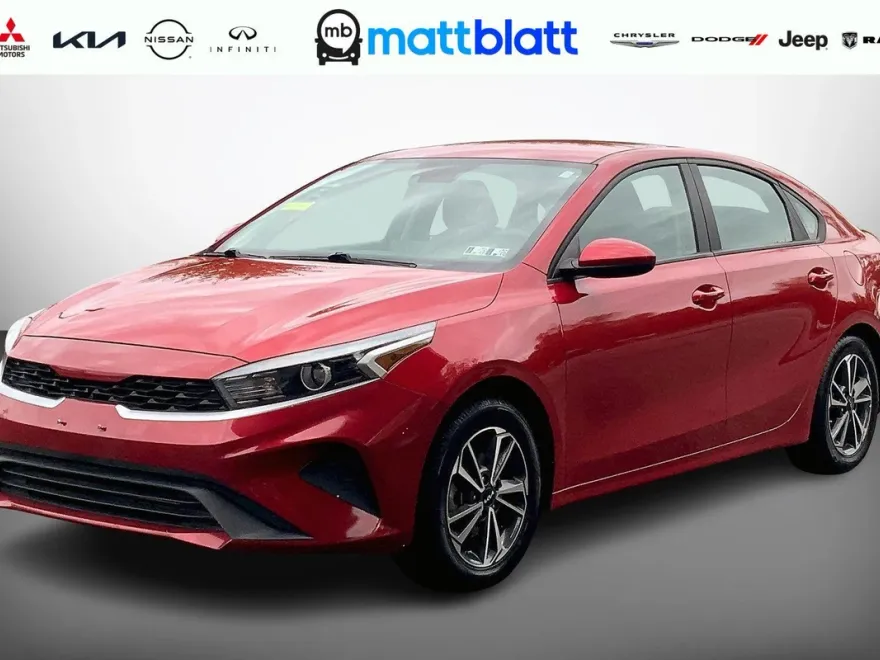 2023 Kia Forte LXS photo 1