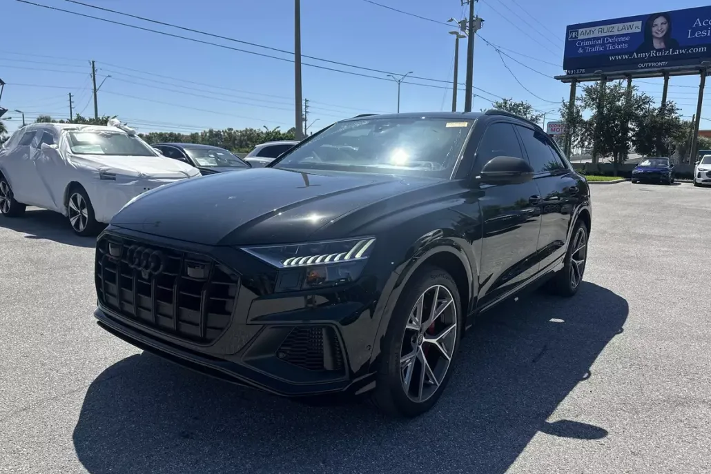 2023 Audi SQ8 Prestige photo 1