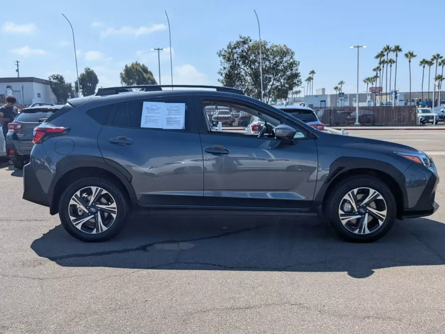 2024 Subaru Crosstrek Premium photo 1