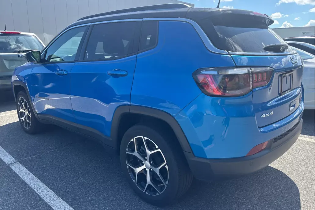 2024 Jeep Compass Limited photo 1
