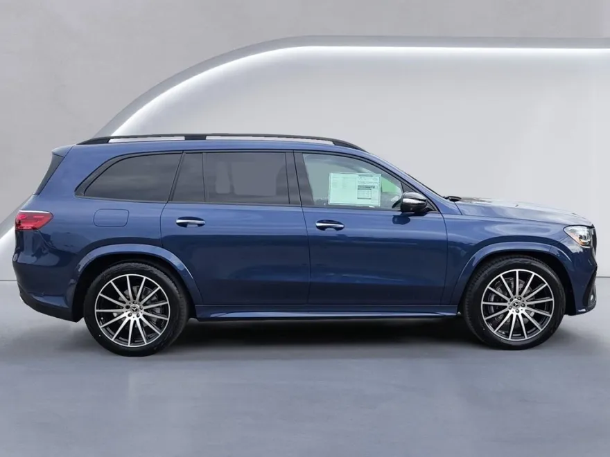 2026 Mercedes Benz GLS 450 4MATIC photo 1