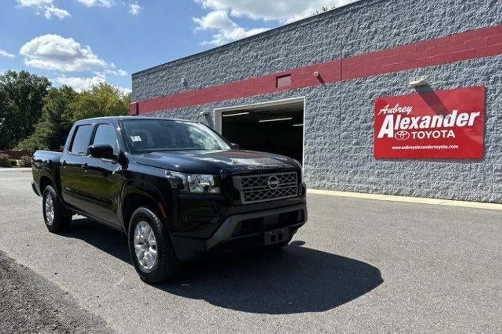 2023 Nissan Frontier Crew Cab SV photo 1