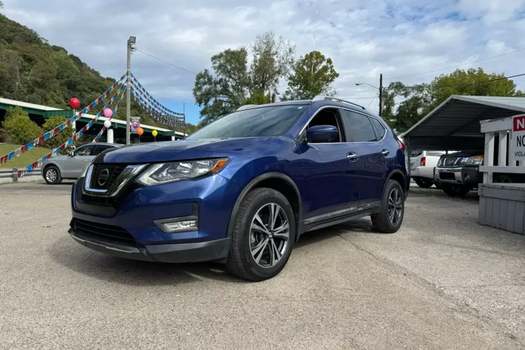 2017 Nissan Rogue SL photo 1