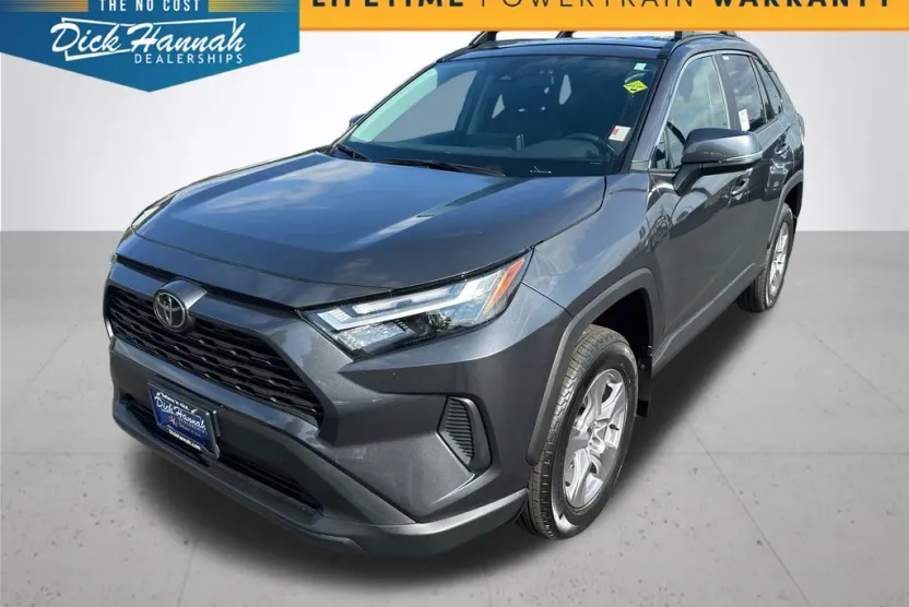 2025 Toyota RAV4 XLE photo 1