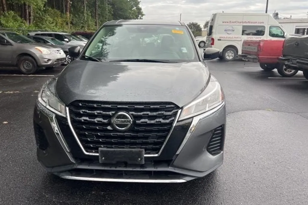 2021 Nissan Kicks S photo 1