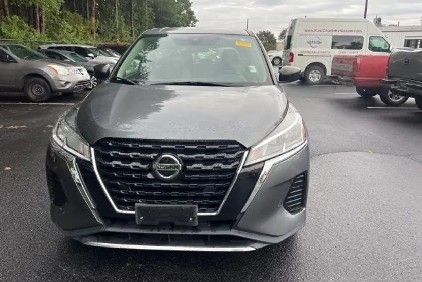 2021 Nissan Kicks S photo 1