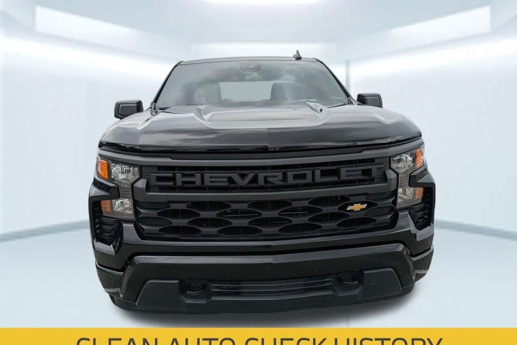 2022 Chevrolet Silverado 1500 Custom photo 1