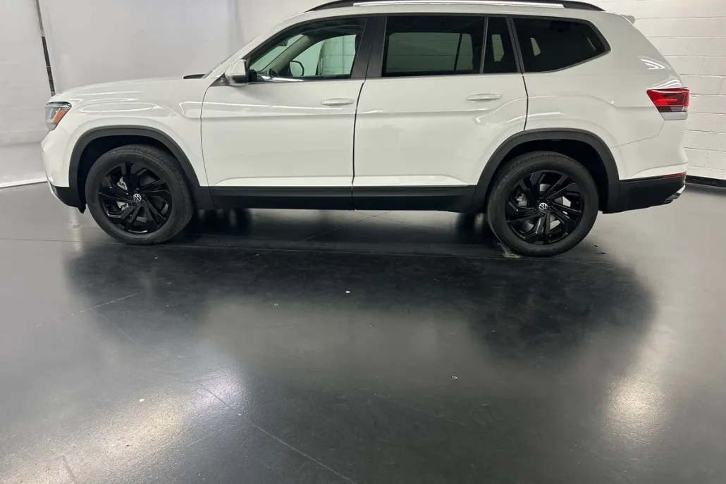 2022 Volkswagen Atlas V6 SE Technology photo 1