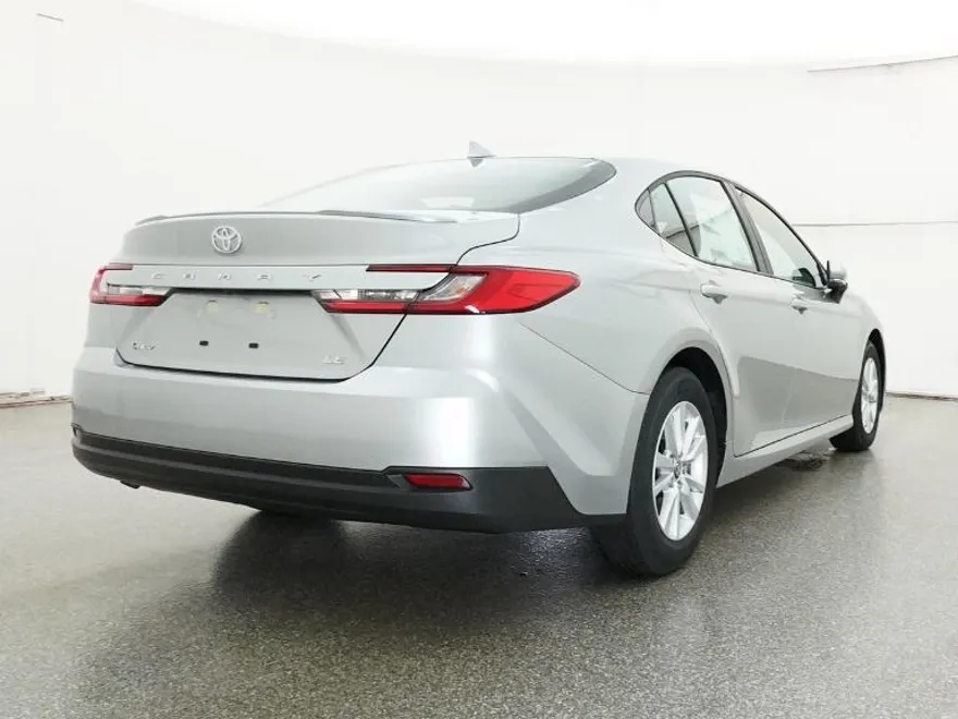 2026 Toyota Camry LE photo 1