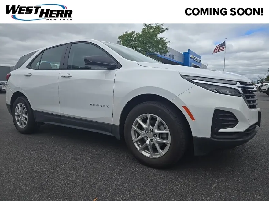 2023 Chevrolet Equinox LS photo 1